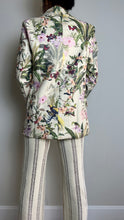 Load image into Gallery viewer, Floral Print Blazer
