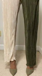Load image into Gallery viewer, Down the Middle Plisse Pant Set
